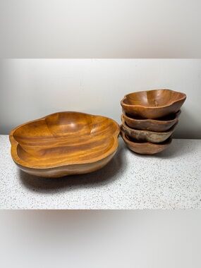 Set of wood Monkey Pod scalloped bowls